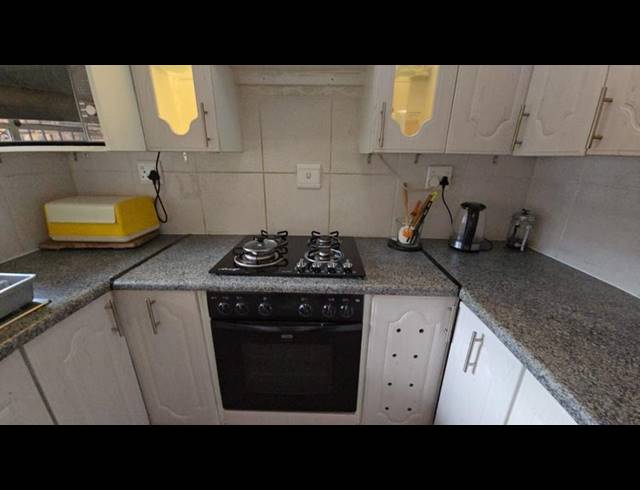 2 BEDROOM TOWNHOUSE FOR SALE IN DORANDIA